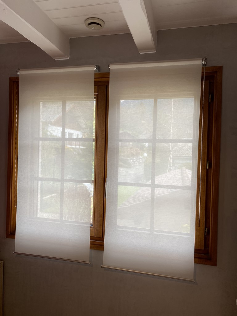 fenêtre deux stores